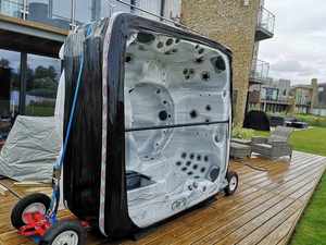 Jakuzzi költöztetés
